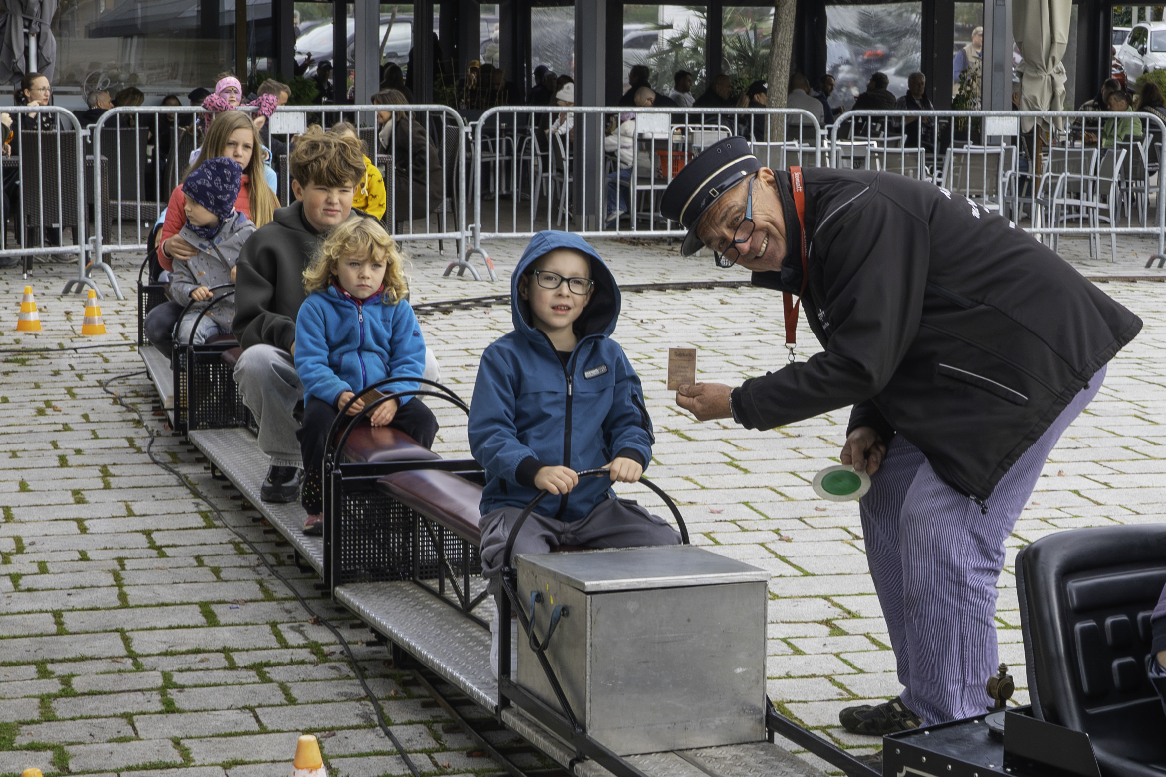 Sonntagsverkauf_Dieter Schäuble_89